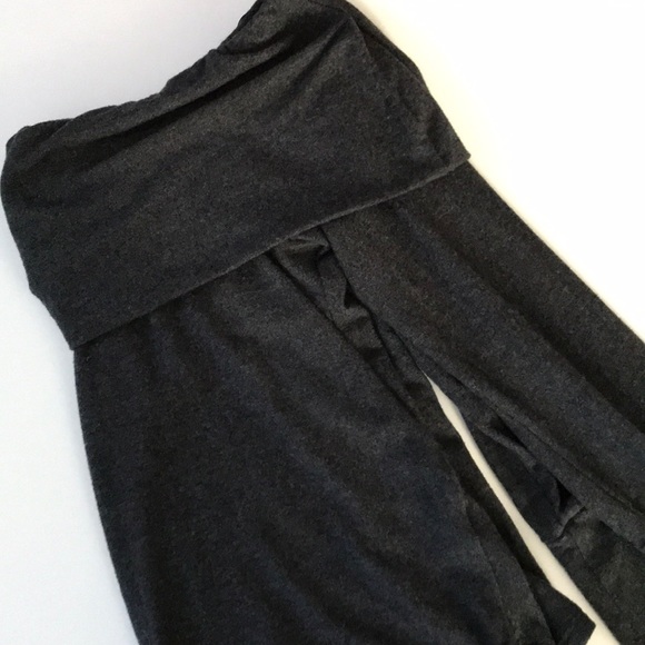 Evereve Off the Shoulder Grey Sweater - Picture 4 of 5